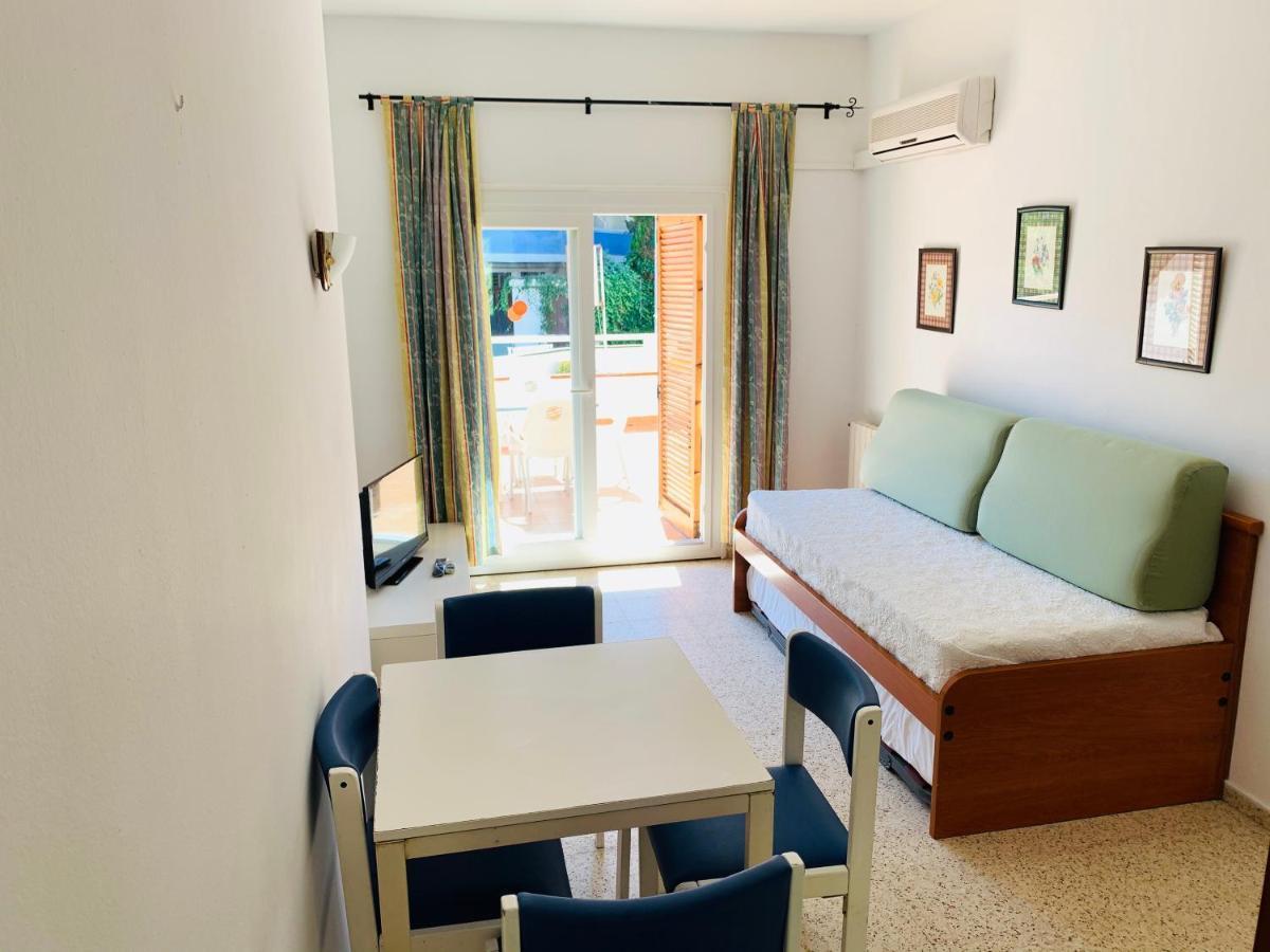 Eva Aparthotel Lloret de Mar Esterno foto